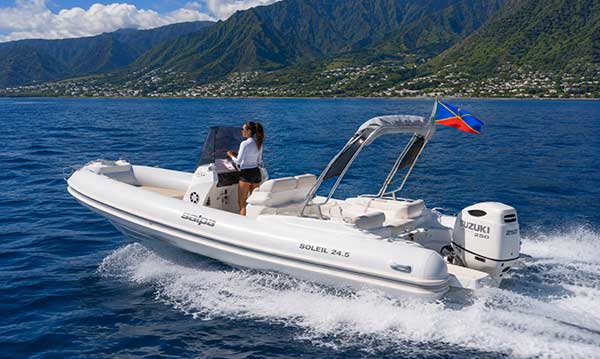 Salpa Soleil 24.5 disponible à la location à La Réunion