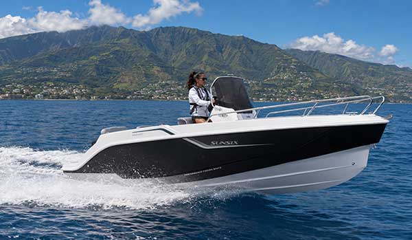 Salpa SunSix disponible à la location à La Réunion